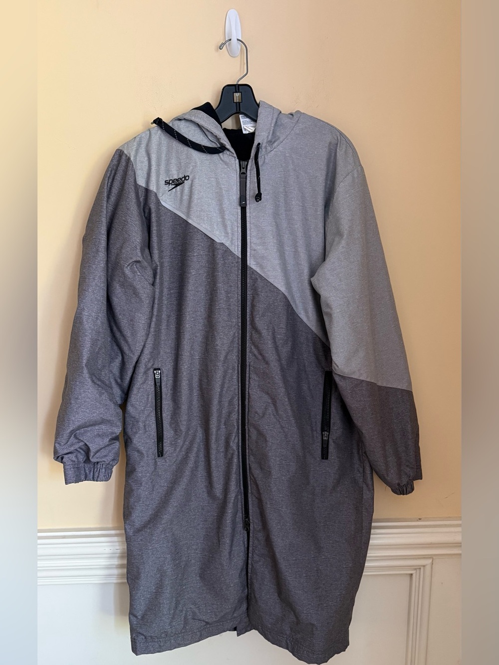 Speedo Gray and Dark Gray Color Block Swim Parka Size Small